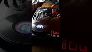 Numark Mixtrack Platinum FX  Classic Scratch  Deep Oldschool [upl. by Bartlet865]