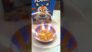 Frosted Lens  Kelloggs Frosted Flakes [upl. by Nannaihr]