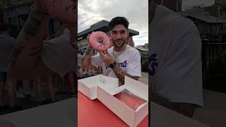 Trying the viral pink Simpson’s donut from lard lad at universal studios [upl. by Nellie]