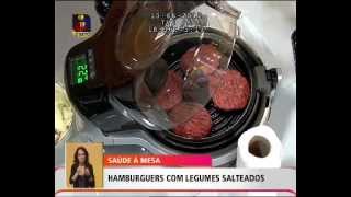 Hamburguers com legumes salteados [upl. by Bertine]