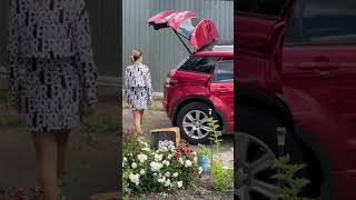 Guy pranks his wife by remotely opening the trunk from afar [upl. by Chiarra]