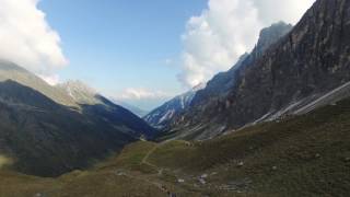 DER STUBAIERHOF  Wanderung auf unsere Innsbrucker Hütte [upl. by Ferde]