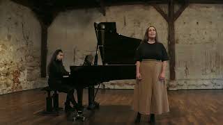 Mozart Le Nozze di Figaro quotPorgi amorquot Béatrice de Larragoïti soprano  Katia Weimann piano [upl. by Assylem]