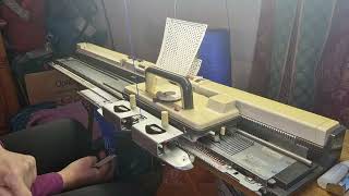 How to use knitmaster 700 overview punchcard Fairisle slipstitch tuckstitch use a Knitting Machine [upl. by Naval]