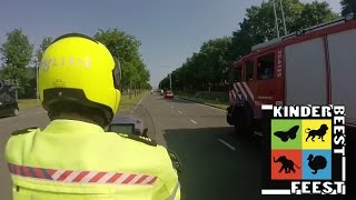 Politie Vlogger JanWillem Ook dit jaar weer naar het KinderBeestFeest [upl. by Ayekim924]