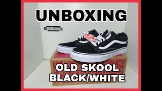 UNBOXING VANS OLD SKOOL BLACKWHITE  Indonesia [upl. by Sueddaht]