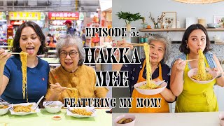 What is HAKKA MEE Eating with my MOTHER  Send Noodz From Singapore [upl. by Eloccin]