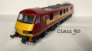 Opening the EWS class 90 by Bachmann [upl. by Aisatsan]