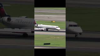 DO THEY NEED MORE PRACTICE DELTA CRJ Arrives Runway 26R at Atlanta [upl. by Idnahc]