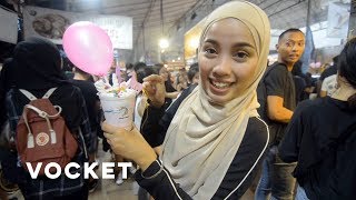 VOCKET MAKAN Makanan Unik di Geylang Serai Bazaar Singapura [upl. by Anaizit]