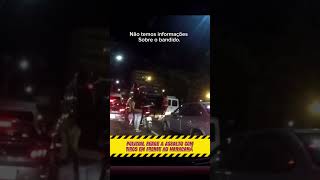 Policial reage a assalto e tem moto roubada em frente ao Maracanã RJ policia roubo moto [upl. by Zoldi]