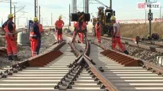 VDE 82 NEUBAUSTRECKE Weicheneinbau im Bahnkonten Gröbers im Saalekreis [upl. by Ecirtnas]