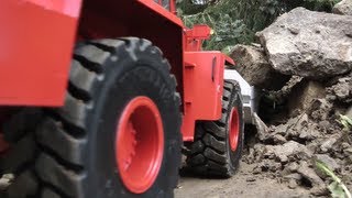 ORIGINAL luftgekühlter DEUTZ V8 SOUND am Braeker Modellradlader  Soundcheck RC wheel loader [upl. by Ahsap]