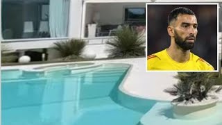 Lex portiere della Roma Rui Patricio vende la villa ecco il la residenza extralusso con piscina [upl. by Namdor]