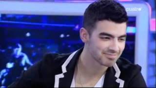 Joe Jonas hablando en Español quotEl Hormigueroquot 23062011 [upl. by Olzsal545]