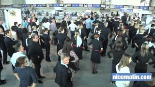 Flashmob dAir France à laéroport de Nice [upl. by Brainard]