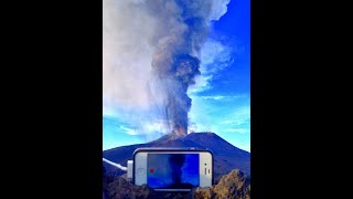 Le volcan Etna en éruption 24 12 2022  Etna3340 [upl. by Denzil141]