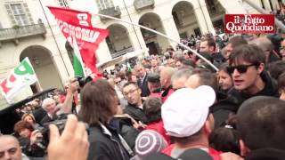 Torino corteo primo maggio Scontri Polizia e manifestanti [upl. by Nylorahs]