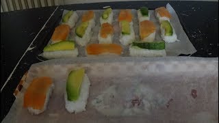 Sushi Avocat Saumon [upl. by Athallia]