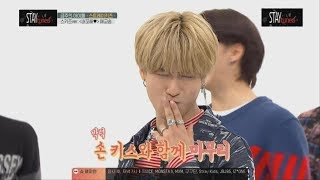 주간아이돌 스트레이키즈 한지성 애교송 Weekly Idol Stray Kids HanJisung Aegyo Song [upl. by Adnilak708]