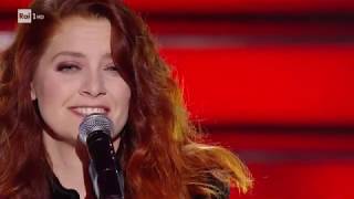 Noemi omaggia Vasco con quotVita spericolataquot  Una Storia da Cantare 15022020 [upl. by Aivitnahs]