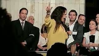 Janaína Paschoal canta THE TROOPER do Iron Maiden em comício 🤣 [upl. by Zenas]