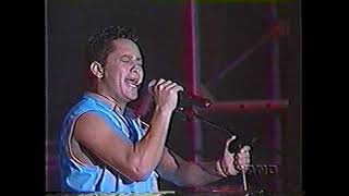 Show Leandro amp Leonardo  Leandro amp Leonardo cantam quotTemporal de Amorquot no Olympia em 1996 [upl. by Vial]