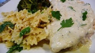 Pollo en Salsa Alfredo Receta How to [upl. by Artnoed]