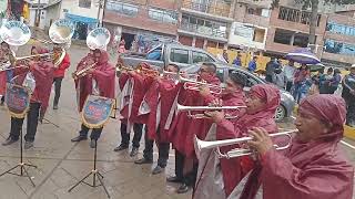 Gran Banda sociedad filarmonica Estilos perumix mario 3 de mayo tomando cerveza bolo [upl. by Oinotla379]