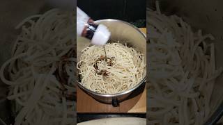 CHOWMEIN IN ELECTRIC KETTLE 😱shorts youtubeshorts trending food recipe hostellife [upl. by Aisile]