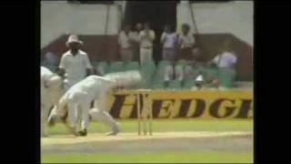 Syed Kirmani cartwheels amp does a one hand stand Cricket ind vs aus funny [upl. by Arytal]