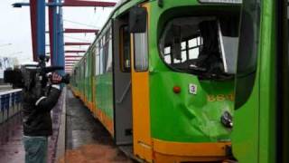 Zderzenie tramwajów Poznań Collision trams Colisión tranvías 電車相撞 حادث [upl. by Byram717]