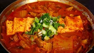 Kimchi Stew Kimchijjigae 김치찌개 [upl. by Bahner]