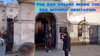 “ OUTSIDE THE BOX “ lady guard dThe man walked inside the box without hesitation [upl. by Trepur]