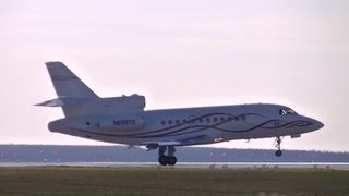 Taylor Swifts Private Jet landing [upl. by Yecaw]