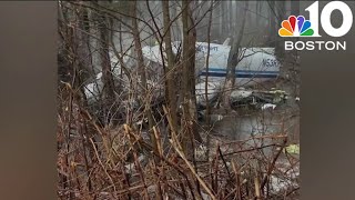 Pilot survives plane crash in Londonderry NH [upl. by Suoirred]