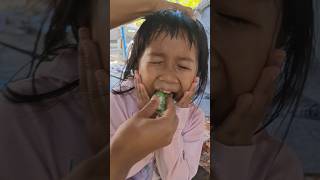 DE IJA NANGIS DI KASI KUE PUTU [upl. by Drucill]