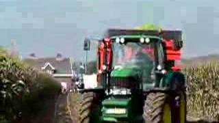 John Deere 7530 met Deroo vierasser [upl. by Enattirb]