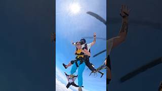 Freefall Frenzy  60 Seconds of Skydiving Action youtube youtubeshorts skydiving hittvfun fun [upl. by Hawk]