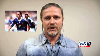 Emmanuel Petit fait son quotmea culpaquot suite à des dérapages sur la France  03122014 [upl. by Pelpel751]