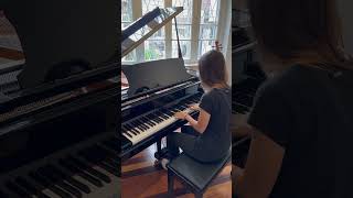 Piano de cauda Fritz Dobbert Pianista Mari Kerber [upl. by Eilsel]