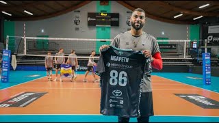 VIDEO Earvin Ngapeth double champion olympique de volley signe à Poitiers [upl. by Chally216]