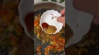 Restaurant me banane wali ye khichadi to mujhe pasand hai OR Aapko shorts food youtubeshorts [upl. by Aicnorev]