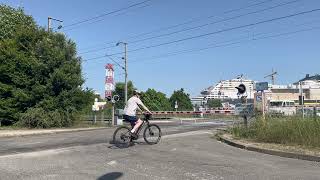 Spoorwegovergang SaintNazaire F  Passage à niveau  Railroad Crossing [upl. by Joed]