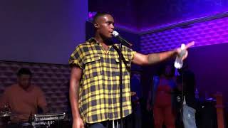 Avery Wilson singing “Weak” by SWV [upl. by Kingsbury]