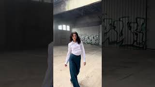 Urban Elegance by Carola van Benthum Asymmetrische Blouse amp HighWaist Trousers [upl. by Emmalynne238]