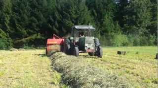 Kleinballen Pressen mit Fendt Farmer 3S und Welger AP 61 [upl. by Laurence]