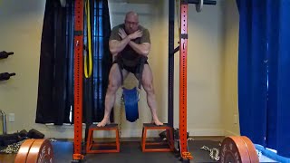 Lyle McDonald vs Mike Israetel  My Example Of A 0 RIR Set 320x10 Belt Squat [upl. by Eilahs]