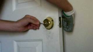 Picking a Kwikset deadbolt lock with a bobby pin [upl. by Niltiac]