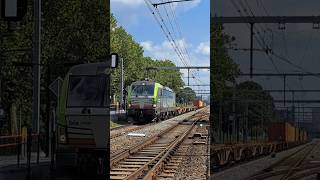 Fantasic deafening train Horn in the Netherlands train zug tren railway treno treinen [upl. by Maddi]